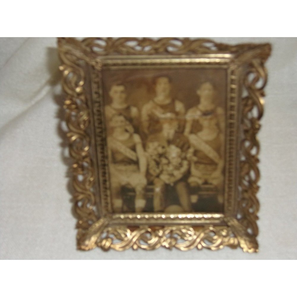 Antique Basketball Players Photo 1917 Bay State/Gold Frame